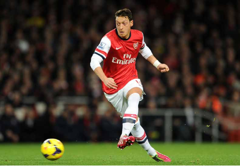 ozil-tro-thanh-cau-thu-kien-tao-hay-nhat-lich-su-ngoai-hang-anh