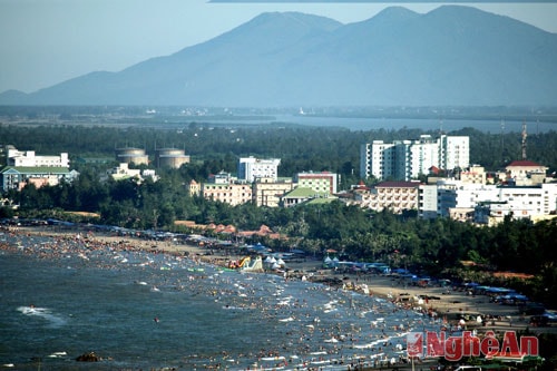 Mục tiêu xây dựng và phát triển văn hóa là nhằm đáp ứng yêu cầu phát triển đô thị du lịch biển Cửa Lò bền vững. Ảnh Xuân Nhường.