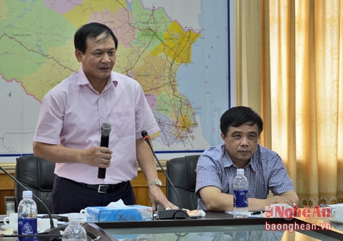 Deputy Minister of Transport Nguyen Nhat made speech at the meeting.