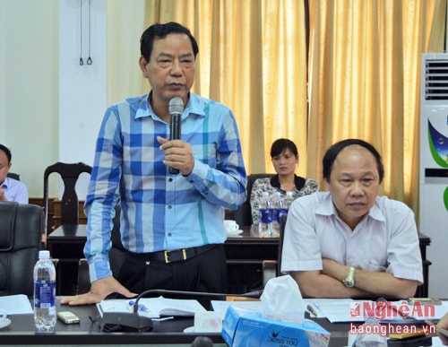 Mr. Nguyen Hong Ky – Director of DoT of Nghe An highlighted some solutions to enhance local inland waterway quality, amongst which were the proposal to finance construction of anti-drifting pillars for 11 large bridges, especially Yen Xuan bridge over Lam River.