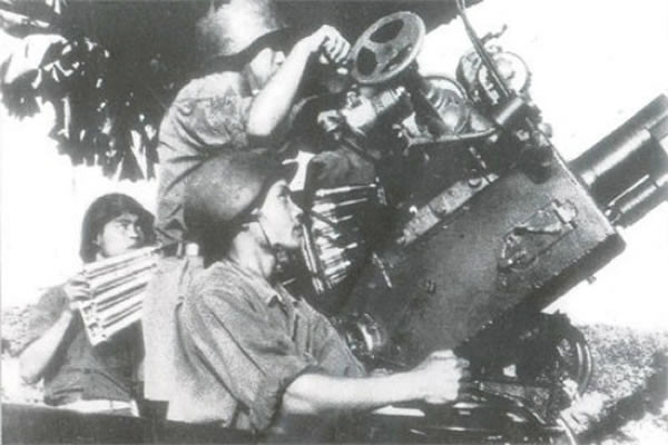 Đơn vị pháo 37 ly chiến đấu bảo vệ trọng điểm Truông Bồn trên tuyến đường chiến lược 15A