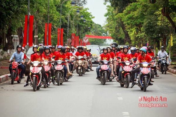 Được biết, lễ rước dâu có hơn 100 phượt thủ đến từ nhóm