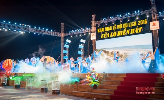 Cửa Lò đêm hội khai mạc mùa du lịch biển 2016.