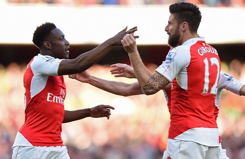 Welbeck trở thành người hùng của Arsenal.