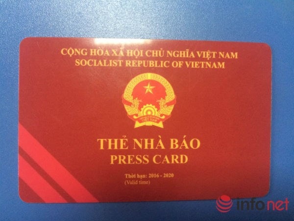 Thẻ nhà báo theo mẫu mới hiện nay