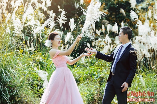 Cùng nhau thề hẹn giữa sự chứng kiến của những “nàng” lau tinh túy