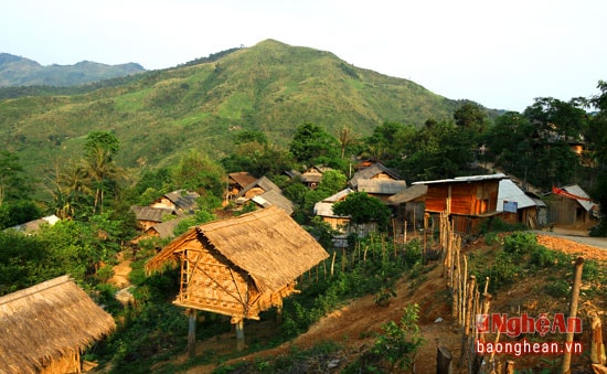 Khmu villages have a large number of illegal laborers.