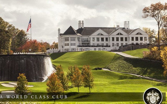 Một trong những sân golf trị giá 20 triệu USD của ông tại Washington DC.
