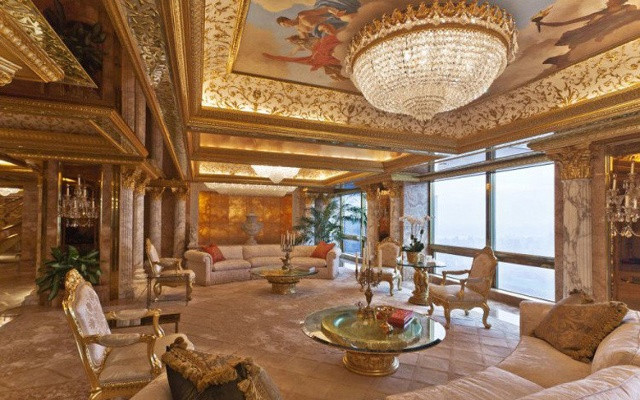 Donald Trump trang trí ngôi nhà theo phong cách hoàng gia.