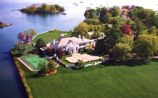 Biệt thự trước đây của Donald Trump ở Greenwich, CT, được bán với giá 54 triệu USD.