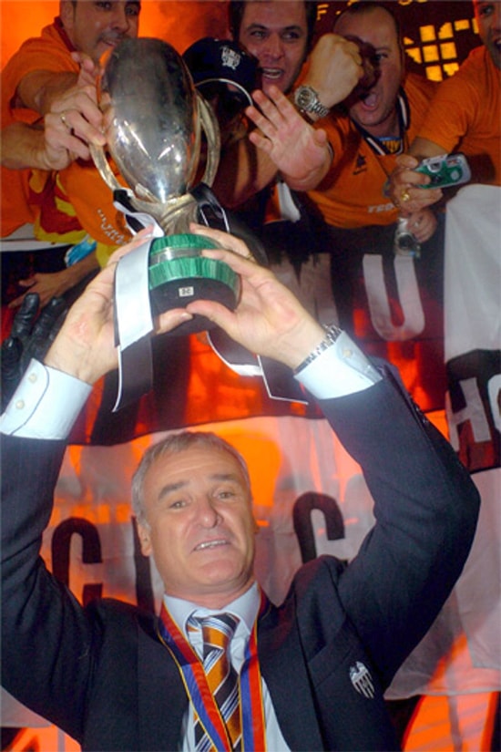 Ranieri trở lại Valencia vào năm 2004 nhưng cũng không gặp may. HLV này chỉ giành được Siêu Cup châu Âu trước khi bị sa thải do thành tích sa sút tại La Liga.
