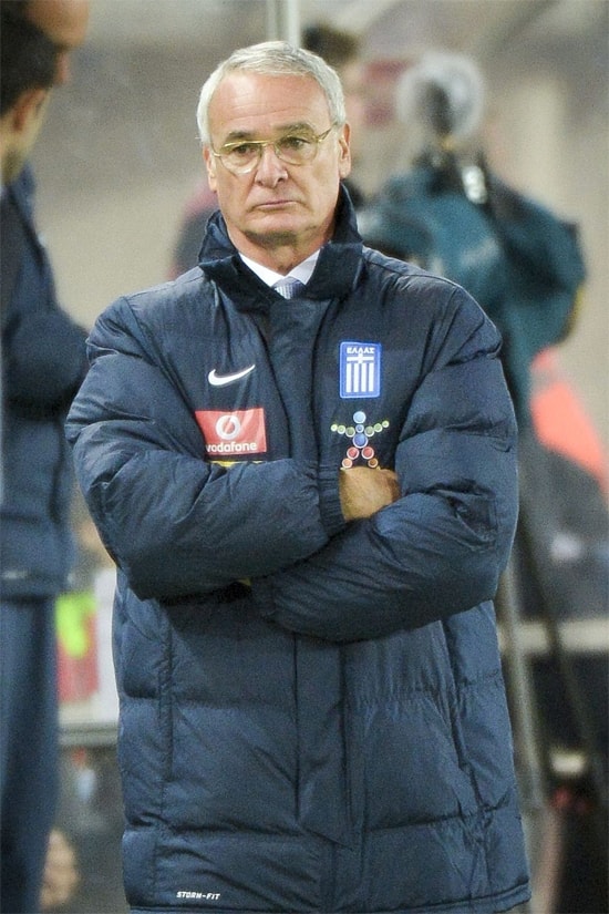 Điểm rơi thấp nhất trong sự nghiệp của Ranieri là một năm dẫn dắt tuyển Hy Lạp (2014-2015). Khi đó, HLV này bị chê cười sau trận thua Quần đảo Faroes ngay trên sân nhà.