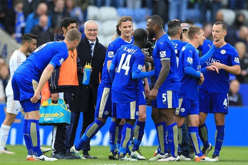 Đáp lại sự ngạc nhiên, Ranieri gây bất ngờ bằng cách đưa Leicester thăng tiến ngoạn mục ở Ngoại hạng Anh mùa này. 