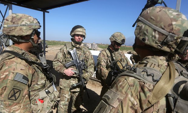 Lính Mỹ tại căn cứ Basmaya, Đông Nam Baghdad.