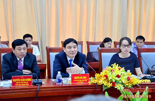 Đồng chí Nguyễn Đắc Vinh - Ủy viên BCH Trung ương Đảng, Bí thư Tỉnh ủy khẳng định, Nghệ An tạo điều kiện hết sức cho công ty Hemaraj đầu tư tại Nghệ An.