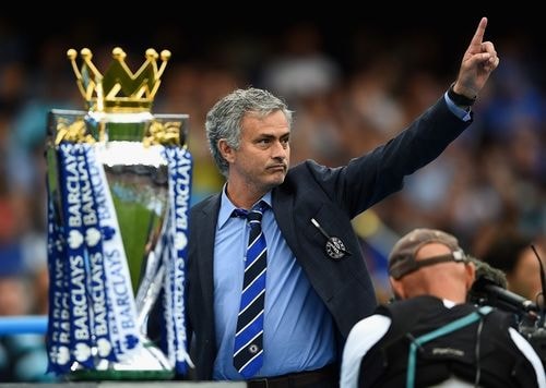 Với Mourinho trở lại trong nhiệm kỳ hai, Chelsea lần thứ tư vô địch Ngoại hạng Anh khi đăng quang ở mùa giải 2014-2015. Tuy nhiên, ngay sau đó, đội bóng này thoái trào khiến HLV người Bồ Đào Nha bị sa thải ở giữa mùa giải 2015-2016 này. 