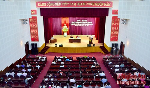 Toàn cảnh hội nghị.