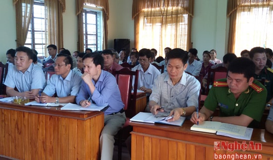 Các đại biểu tham gia hội nghị ở Quế Phong.