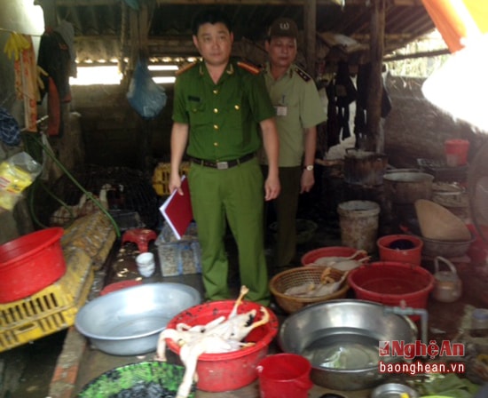 Lực lượng chức năng kiểm tra
