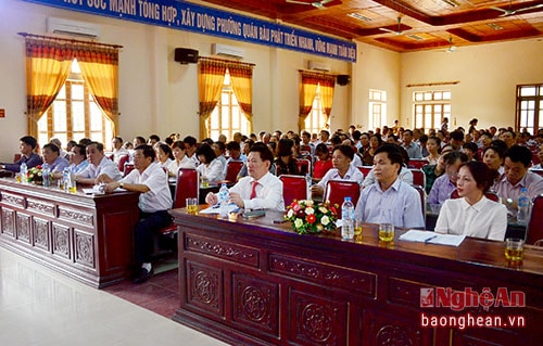 Toàn cảnh hội nghị.