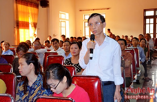 Cử tri Hoàng Xuân Thường phát biểu ý kiến.