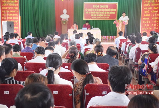 Toàn cảnh hội nghị tiếp xúc cử tri