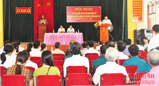 Đồng chí Nguyễn Xuân Đường - Phó Bí thư Tỉnh ủy, Chủ tịch UBND tỉnh đề nghị đẩy mạnh công tác tuyên truyền và tổ chức cho các vận động viên tiếp xúc cử tri vận động bầu cử đúng luật, bình đẳng.