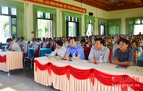 Các đại biểu dự hội nghị.