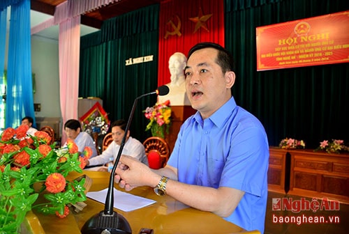 Đồng chí Nguyễn Văn Lư - Phó Bí thư Thường trực Thành ủy Vinh, ứng cử viên đại biểu HĐND tỉnh trình bày chương trình hành động.