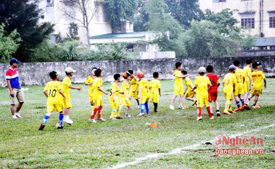 Đội NĐ Nghi Lộc tham gia tập luyện chuẩn bị cho giải. Ảnh: Thanh Sơn