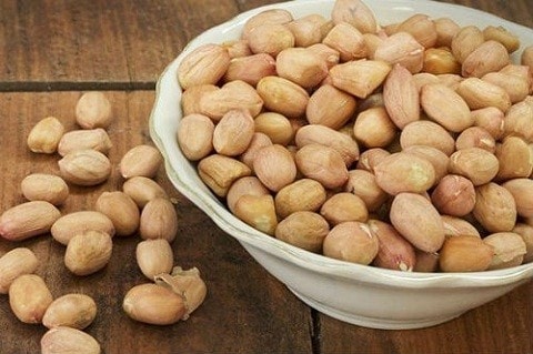 Loi ich bat ngo khi an mot nam lac moi ngay hinh anh 2