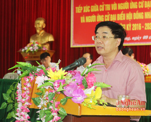 Ông Nguyễn Văn Thông - Uỷ viên BTV, Trưởng Ban Nội chính Tỉnh ủy trình bày dự kiến chương trình hành động. 