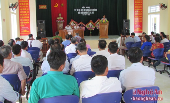 Toàn cảnh cuộc tiếp xúc cử tri.
