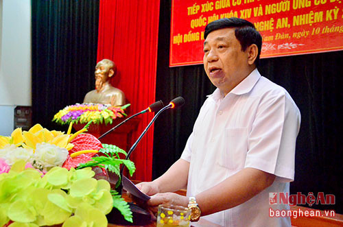 Ông Nguyễn Xuân Đường - Phó Bí thư Tỉnh ủy, Chủ tịch UBND tỉnh, ứng cử viên HĐND tỉnh khóa XVII trình bày chương trình hành động.