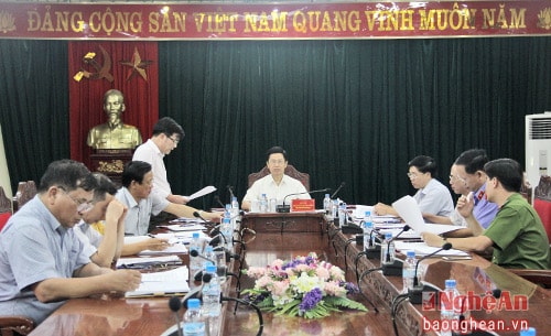 Toàn cảnh buổi làm việc.