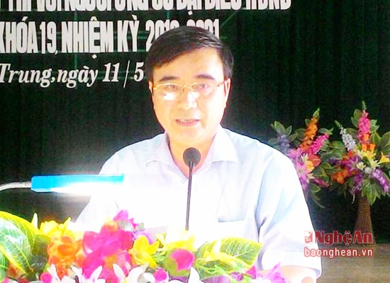 Ông Trần Hữu Lam - Phó Chủ tịch HĐND huyện Nghi Lộc báo cáo chương trình hành động của mình.