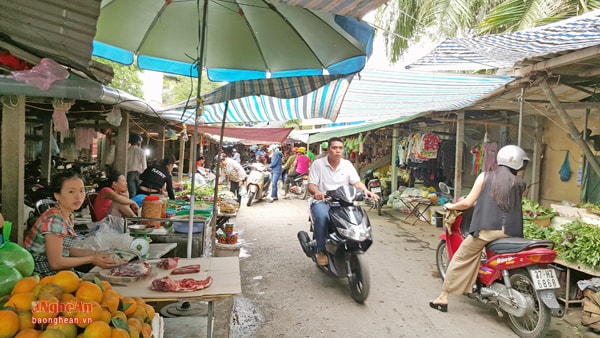 Một góc chợ Quang Trung.