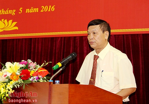 Ông Nguyễn Quang Vinh- Bí thư Đảng ủy Tổng công ty phát biểu: Tổng công ty sẽ tiếp tục biểu dương kịp thời, nhân rộng các điển hình tiên tiến