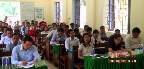 Trưởng Ban Nội chính Phan Đình Trạc trình bày chương trình hành động của mình.