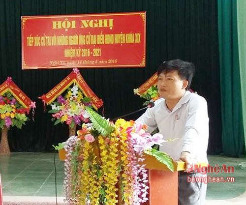 Ứng cử viên Nguyễn Đức Thọ - Phó Chủ tịch UBND huyện Nghi Lộc trả lời những vấn đề cử tri thắc mắc.