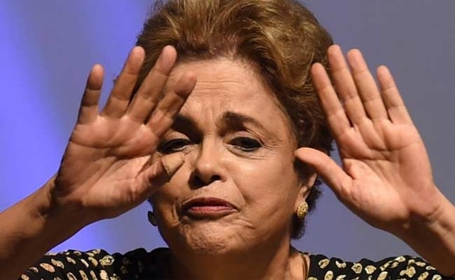 Tổng thống Brazil Dilma Rousseff vừa trải qua một trong những giờ khắc đen tối nhất trong sự nghiệp chính trị của mình (nguồn: AFP)
