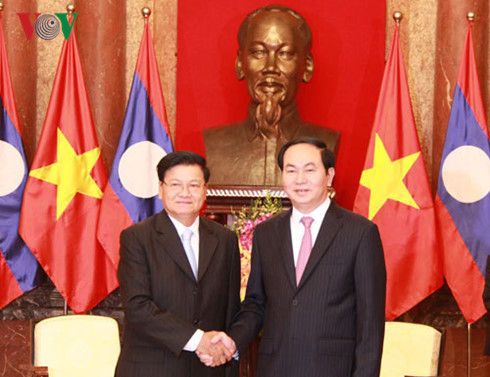 Chủ tịch nước Trần Đại Quang và Thủ tướng Lào Thongloun Sisoulith 