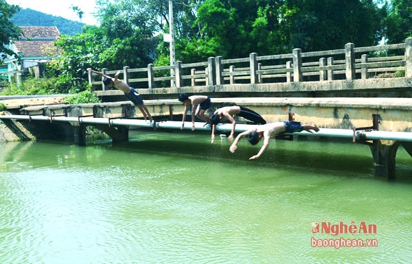 Rất nhiều em còn