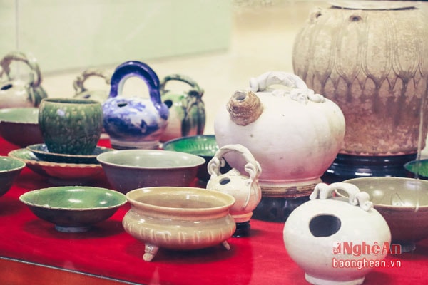 Bên cạnh đó, qua các đợt sưu tầm, bảo tàng Nghệ An và các nhà sưu tầm cũng tìm kiếm được nhiều cổ vật quý hiếm có từ thời Lê - Trần