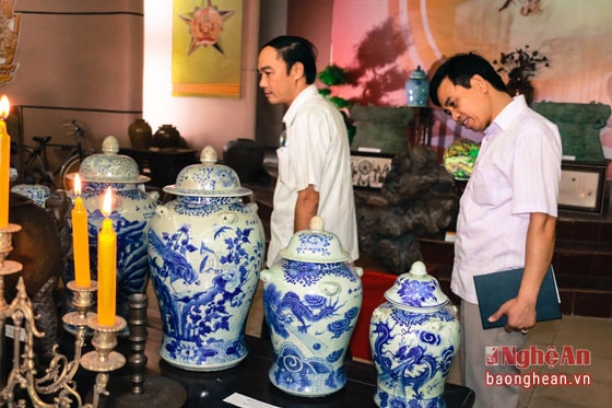 Gốm sứ cổ Việt Nam là một trong những gian trưng bày thu hút nhiều khách tham quan.