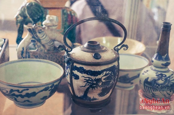 Nhà sưu tập Đặng Thanh Tùng - Thành phố Vinh đem đến bộ sưu tập gốm sứ thời Lê