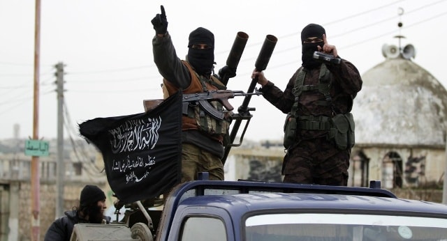 Thành viên Mặt trận al-Nursa, chi nhánh của al-Qaeda. Ảnh: Reuters.