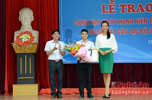Lãnh đạo Sở KH&CN và đại diện Quỹ thiện nguyện
