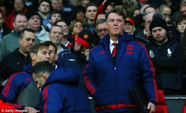 HLV Van Gaal luôn tìm cách chối bỏ trách nhiệm