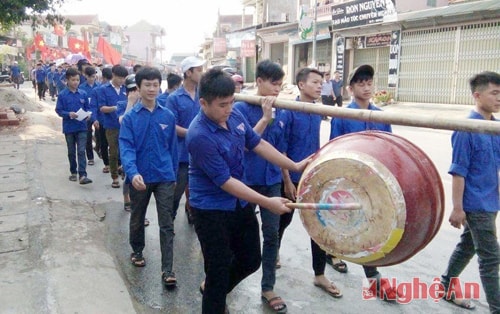 Học sinh cổ động cho ngày bầu cử